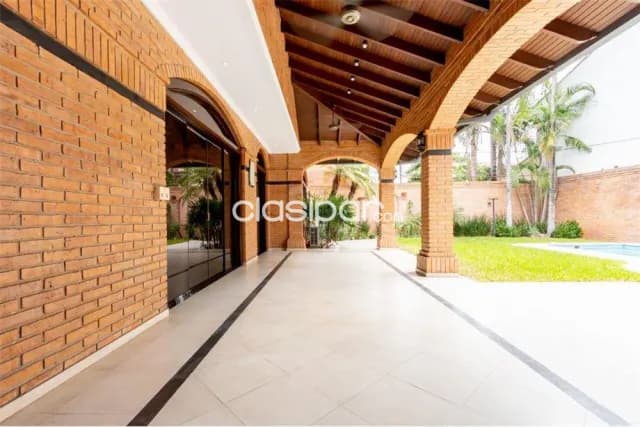 Residencia a la venta en el barrio Madame Lynch. 400,000 USD, foto 3