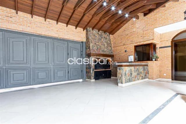 Residencia a la venta en el barrio Madame Lynch. 400,000 USD, foto 4