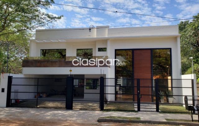 Hermosa y moderna residencia en Luque, zona conmebol/aeropuerto. F3274