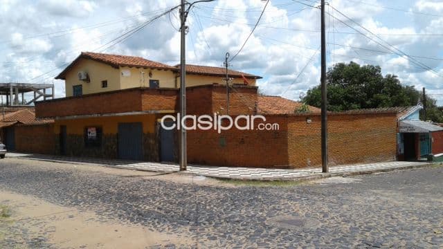 AM Consultora vende amplia casa en Asunción