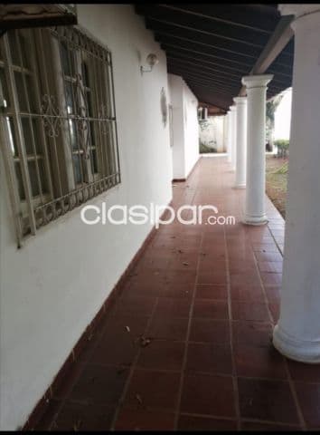 Amplia inmueble en venta en Los Laureles