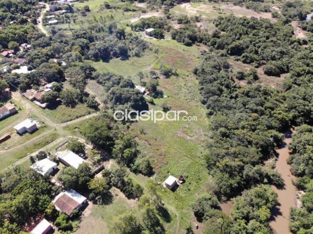 de casi media hectárea, Luque-Areguá — foto 1