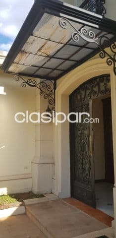 Bo mcal. Estigarribia: Suntuosa residencia ideal p/ diplomáticos, 4 suites, gran jardín