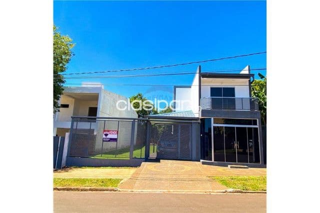 casa con piscina en el barrio San Francisco, sobre avenid: 3 habitaciones y 3 baños — foto 1