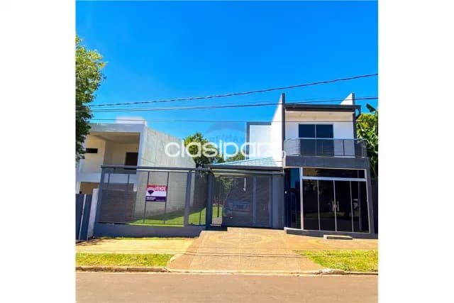 casa con piscina en el barrio San Francisco, sobre avenid: 3 habitaciones y 3 baños — foto 2