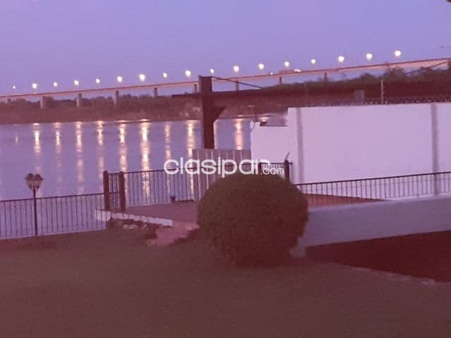 Casa sobre el Rio Paraguay