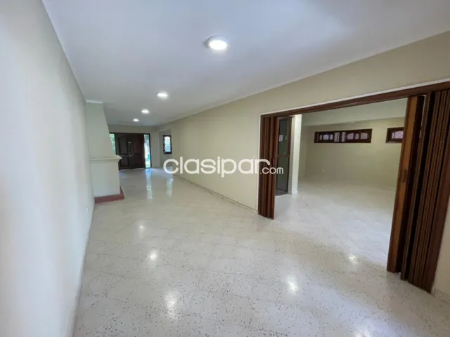 Villa Morra: Planta baja, reciclada total, 4 suites, piscina, jardín, 12.000.000 gs — foto 3
