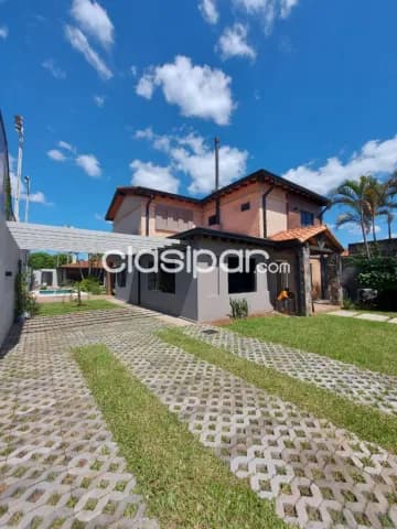 Z/ cit: Impecable residencia, 3 suites, gran jardín, piscina, 9.450.000 gs — foto 3