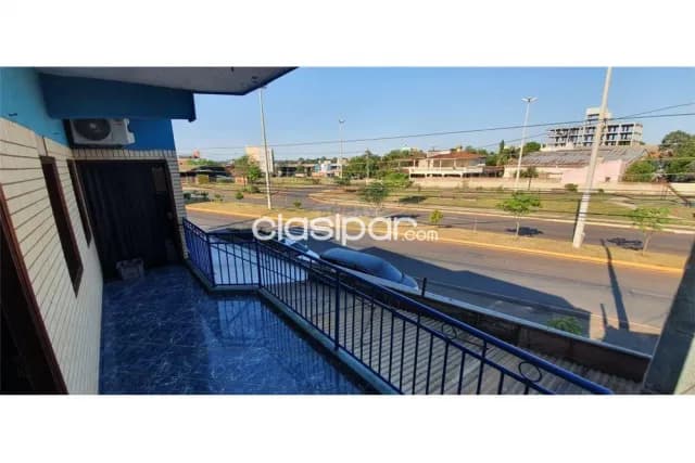 casa con salón comercial sobre Av. Irrazábal: 3 habitaciones y 3 baños, foto 3