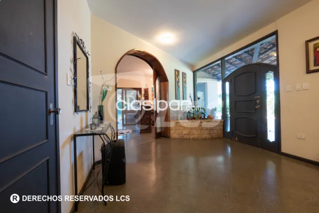 Casa de 5 suite + amplio patio. Fernando de la Mora, barrio villa ofelia, foto 2