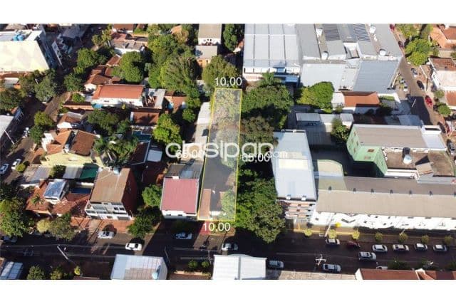 casa en pleno centro de Encarnación: 4 habitaciones y 3 baños — foto principal