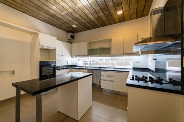 Herrera – san cristóbal : Elegante triplex, 262m2, un belleza!! – 280.000 usd