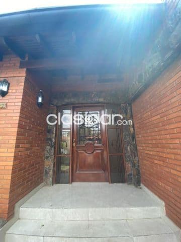 Barrio mburucuyá: Residencia de lujo, 3 dormitorios, jardín, piscina 590.000 usd