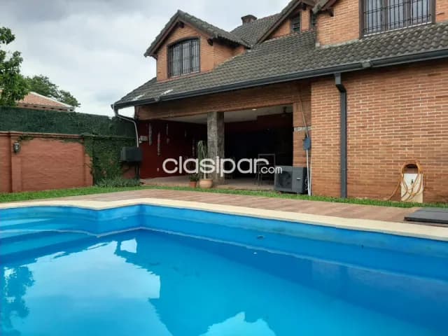 Bo mcal. Estigarribia: 324m2, elegantísima residencia, 3 suites, jardín, piscina — foto 2