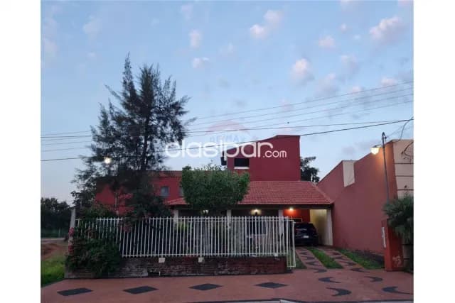 casa en el barrio Carmelitas de Encarnación: 2 habitaciones y un baño — foto 2