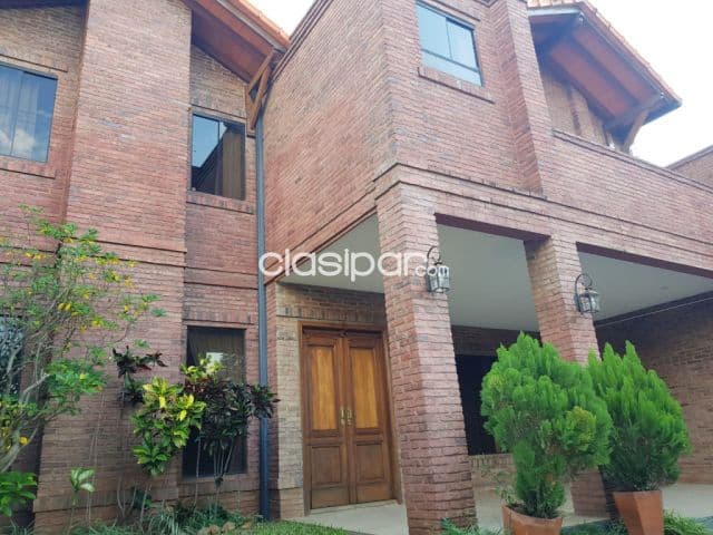Hermosa residencia zona Villa Morra 480,000 usd