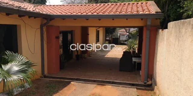 bella casa en la cercanía del ex club caacupe en caacupe cordillera paraguay — foto 3