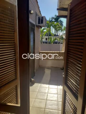Carmelitas: Hermoso duplex, 2 suites, jardín, quincho, piscina, 6.500.000 gs, foto 3