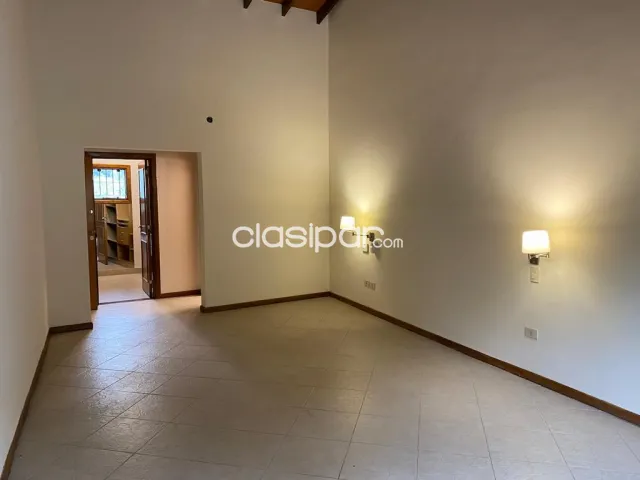 Mburucuya: Impecable residencia, 3 suites, jardín, 2.000 usd — foto 4
