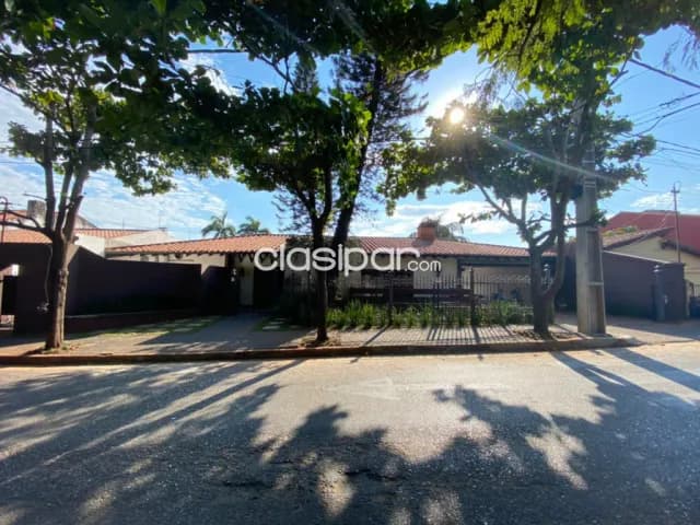 Bo mcal estigarribia: Impecable residencia, 4 dormit, amplio patio, piscina, 5 parking — foto 2