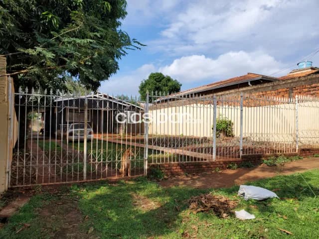 Terreno en b° pablo rojas con casa de madera — foto 5