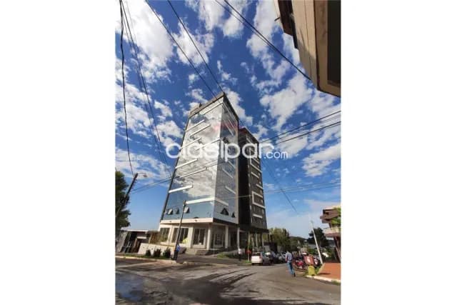 departamento en el edificio La Soñada de Encarnación: 2 habitaciones y 2 baños — foto 2