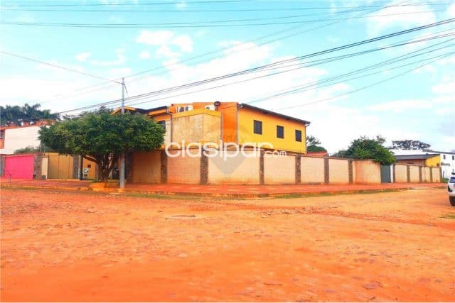oficinas con depósitos de 618 m2 construidos en Fernando de la Mora, Central