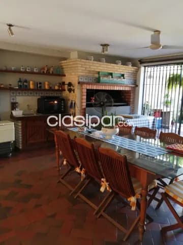 hermosa casa en Los Laureles frente a una plaza, foto 3