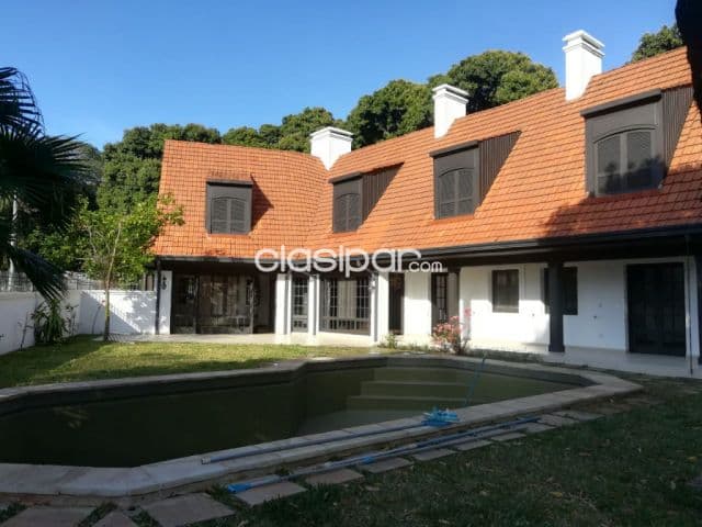 El dorado – club centenario: Lujosa residencia, 1.500m2, 5 dormit, piscina, jardín