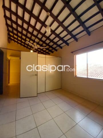 Amplio departamento de 1 dormitorio - barrio Herrera/ycua sati cod a0347