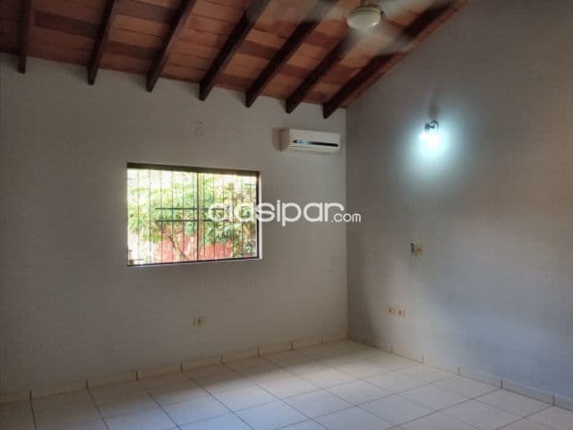 Casa en Luque Loma Merlo
