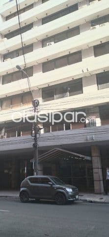 Local para oficina en el centro exelente ubicacion,sobre 15 de agosto