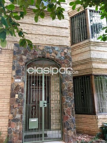 Prox. Shop. Sol – wtc: Elegante dúplex amoblado, 3 dormitorios, 6.500.000 gs