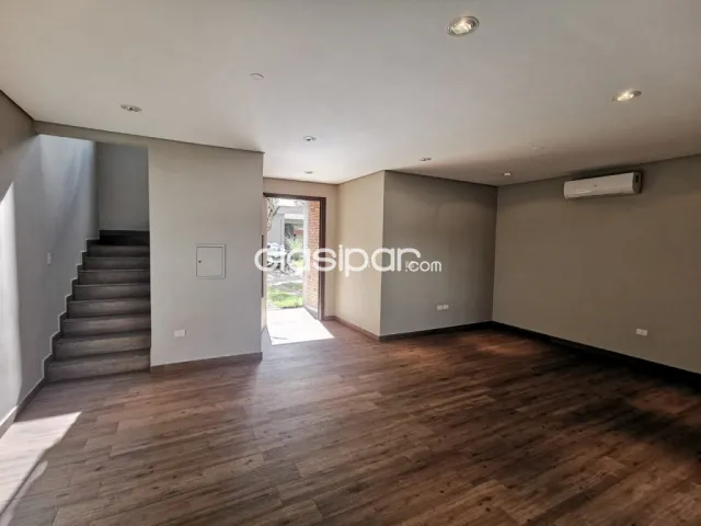 Luque – bourbon – conmebol: Alquilo dúplex, 3 dormitorios, 1.000 usd — foto 5