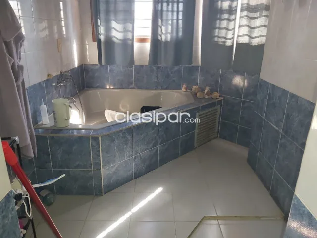 Casa de 2 plantas con piscina sobre soldado ovelar Fernando de la Mora zona sur — foto 4