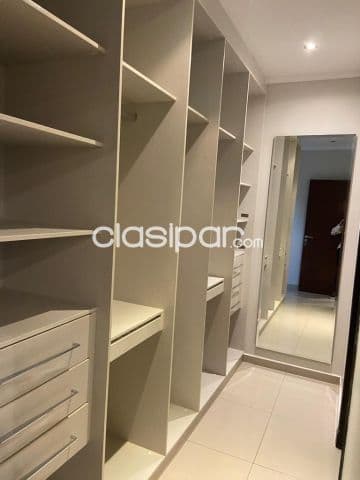 Se alquila amplio departamento amoblado en Edificio Domus
