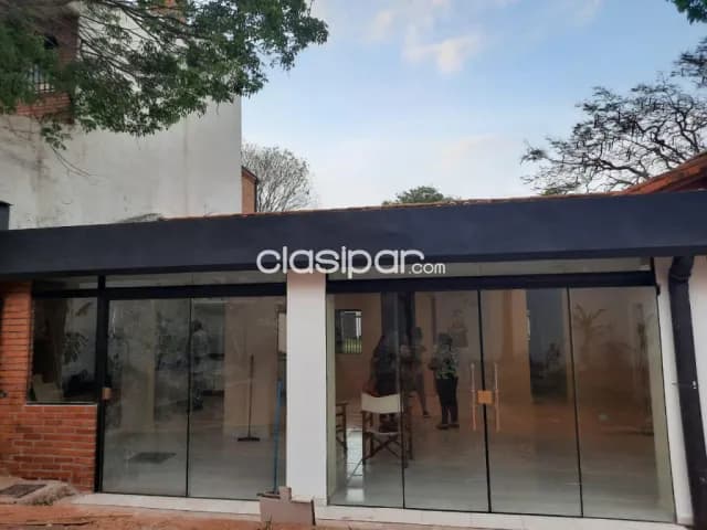Los laureles, prox. Rep. Argentina: Totalmente planta baja, 3 dormitorios, jardín, garaje, foto 5