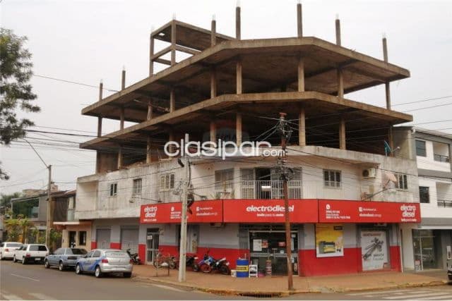 edificio en esquina sobre avenida Caballero: Superficie construida 600 m2 — foto 1