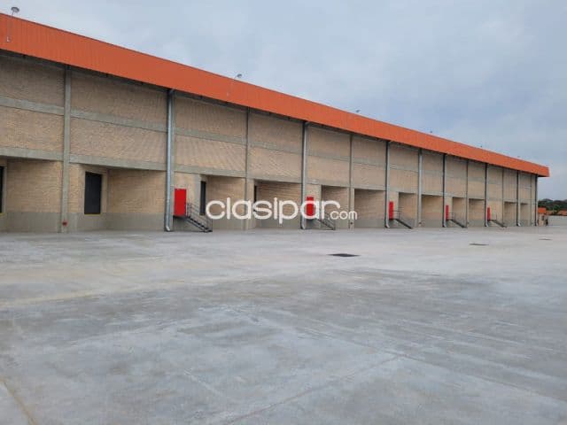 S/ av. Mcal. Lopez (Fernando de la Mora): Imponenete depósito, 1.340 m2, - 900.000 usd — foto 1