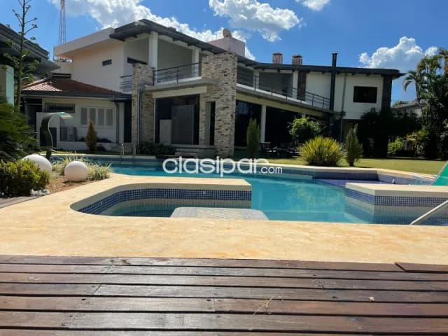 Amplia Residencia a la venta en Mburicao — foto 5