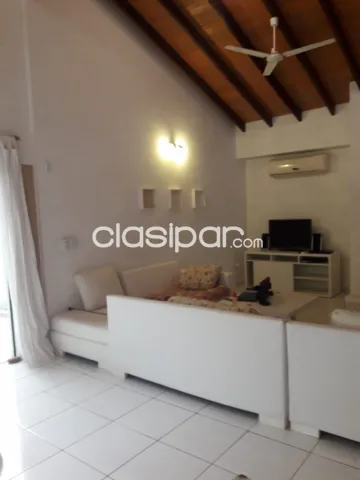 San Bernardino: Elegante residencia, 4 dormitorios, amplio jardín, piscina, 45.000.000 gs, foto 4