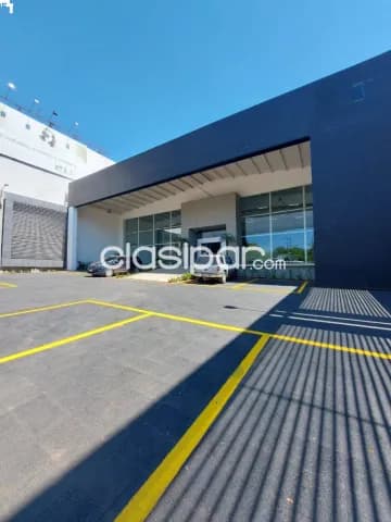 Showroom con depósito en alquiler frente a la terminal de ómnibus, foto 4