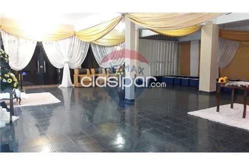 casa con local comercial en Itauguá: 4 habitaciones y 2 baños — foto 5