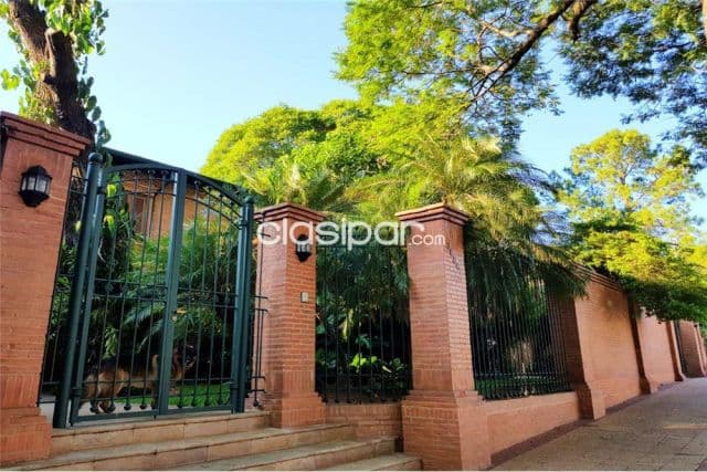 Lujosa residencia zona centenario 1,800,000 usd, foto 1