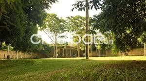 Gran terreno de 900 m2 en el barrio los laureles 395,000 usd