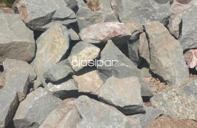 Cantera de 26 ha a 300 metros de la ruta internacional ( frente a ex paresa caaguazu