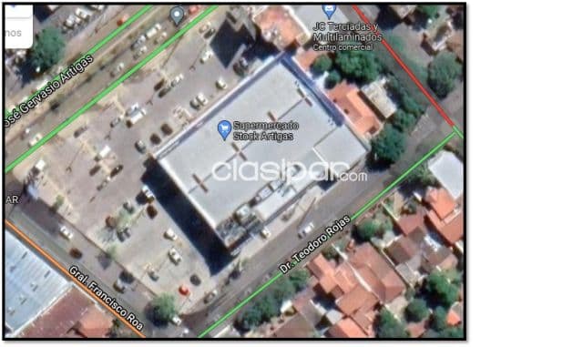 Espacios por mt2 en el estacionamiento stock artigas