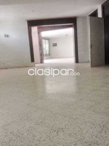 Salón en barrio vista alegre!!!