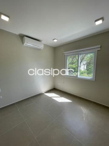 Villa Morra: Elegante depto a estrenar, 2 dormit, gimnasio, piscina, 6.500.000 gs