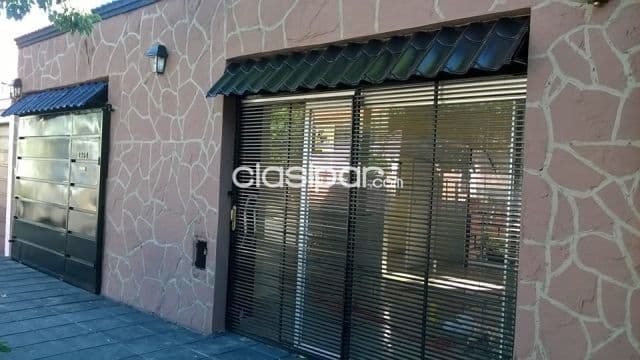 Casa tipo minimalistica y con ingresos propios. Brrio obrero asuncion